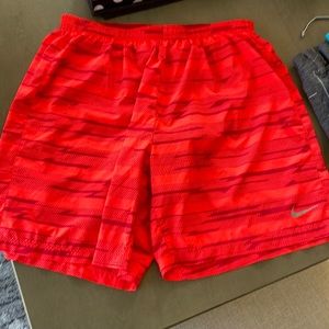 Nike Men’s Running shorts sz LG